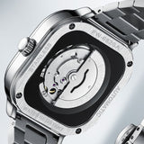 dos du cadran de la montre montre carrée luxe lbdh argent sur fond gris