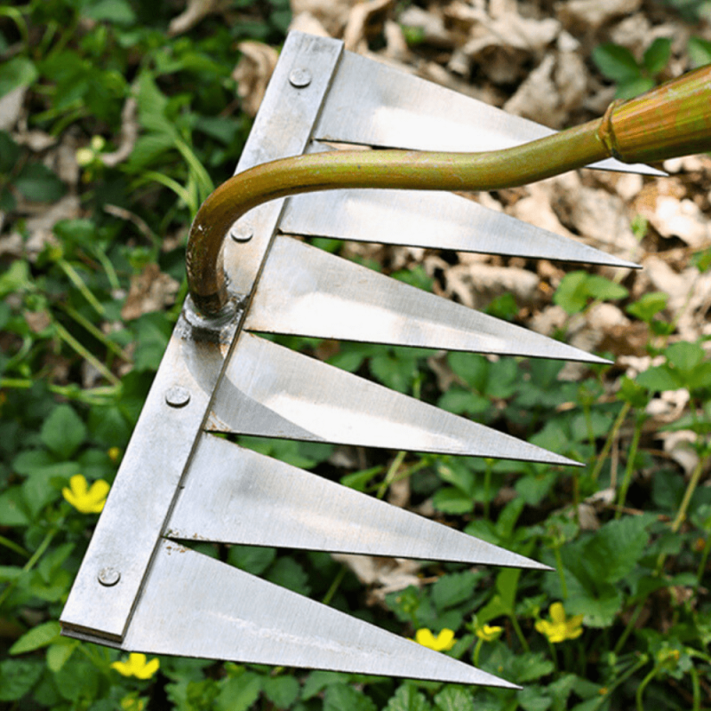 Rateau jardin pour désherbage